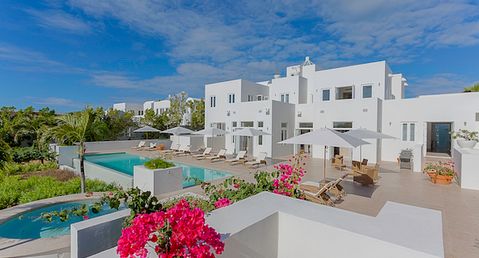 Villa Arushi - Beachfront location