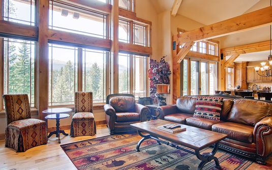 Crescentwood Residence