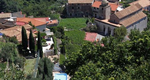 Villa Escarlata