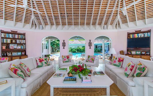 Ma Moura - The Tryall Club