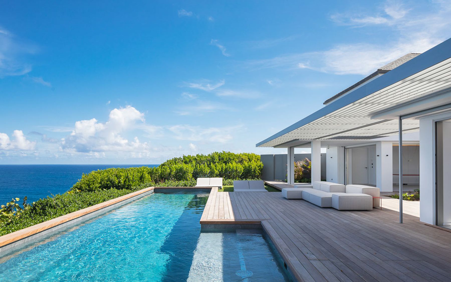 Villa-Based Mornings on the Water