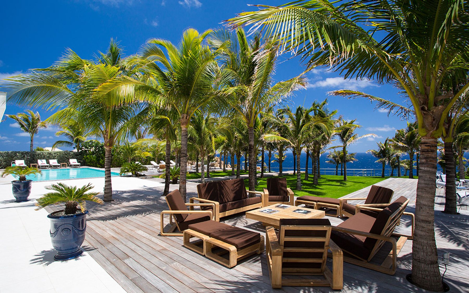 Designing a Workday Around a Villa's Quiet Spaces