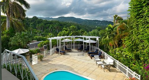 Round Hill - Five Bedroom Classic Villa