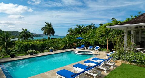 Round Hill - Three Bedroom Signature Villa