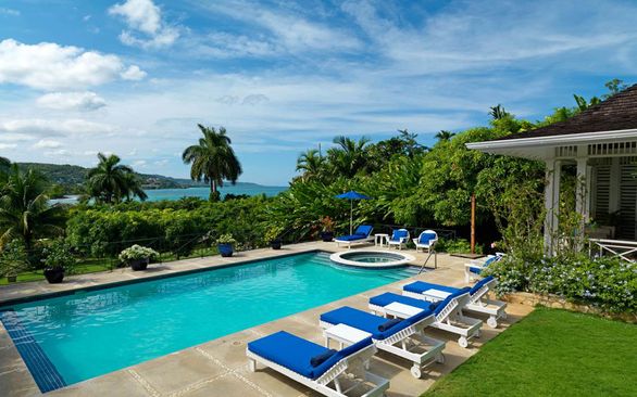 Round Hill - Three Bedroom Signature Villa