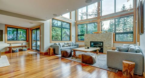 Snowmound Hideaway