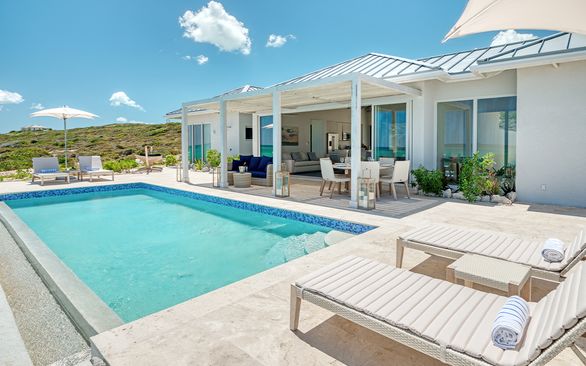 Sailrock - 3 Bedroom Oceanfront Coral Villa