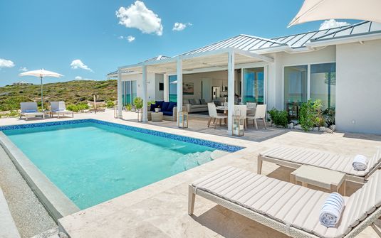 Sailrock - 3 Bedroom Oceanfront Coral Villa