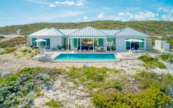 Sailrock - 3 Bedroom Oceanfront Coral Villa