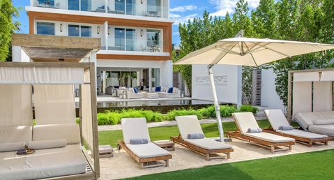 Kishti East On Meads Bay