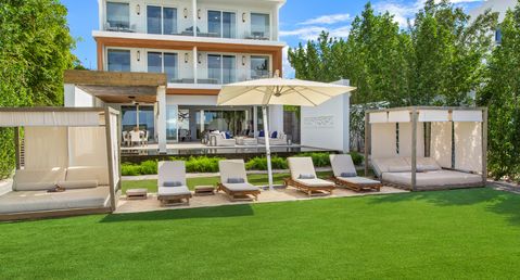 Kishti East On Meads Bay