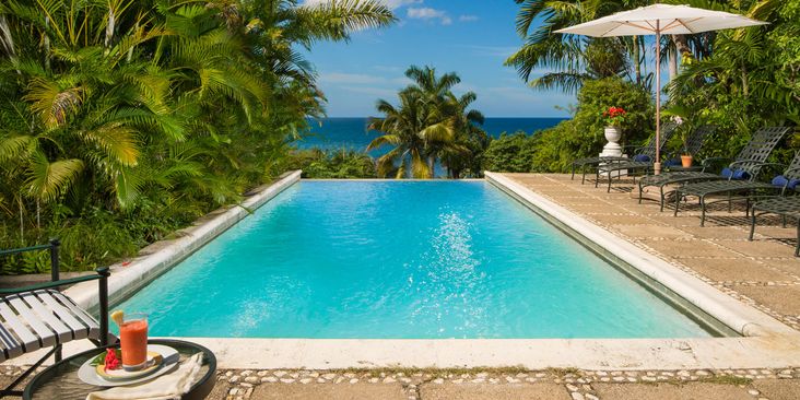 Round Hill - Four Bedroom Classic Villa