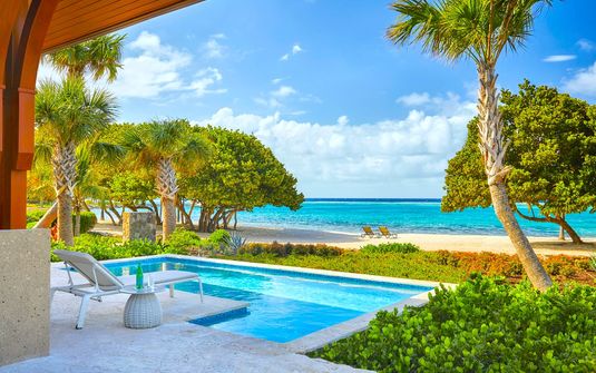 Oil Nut Bay - Cheemaun Beach Villa