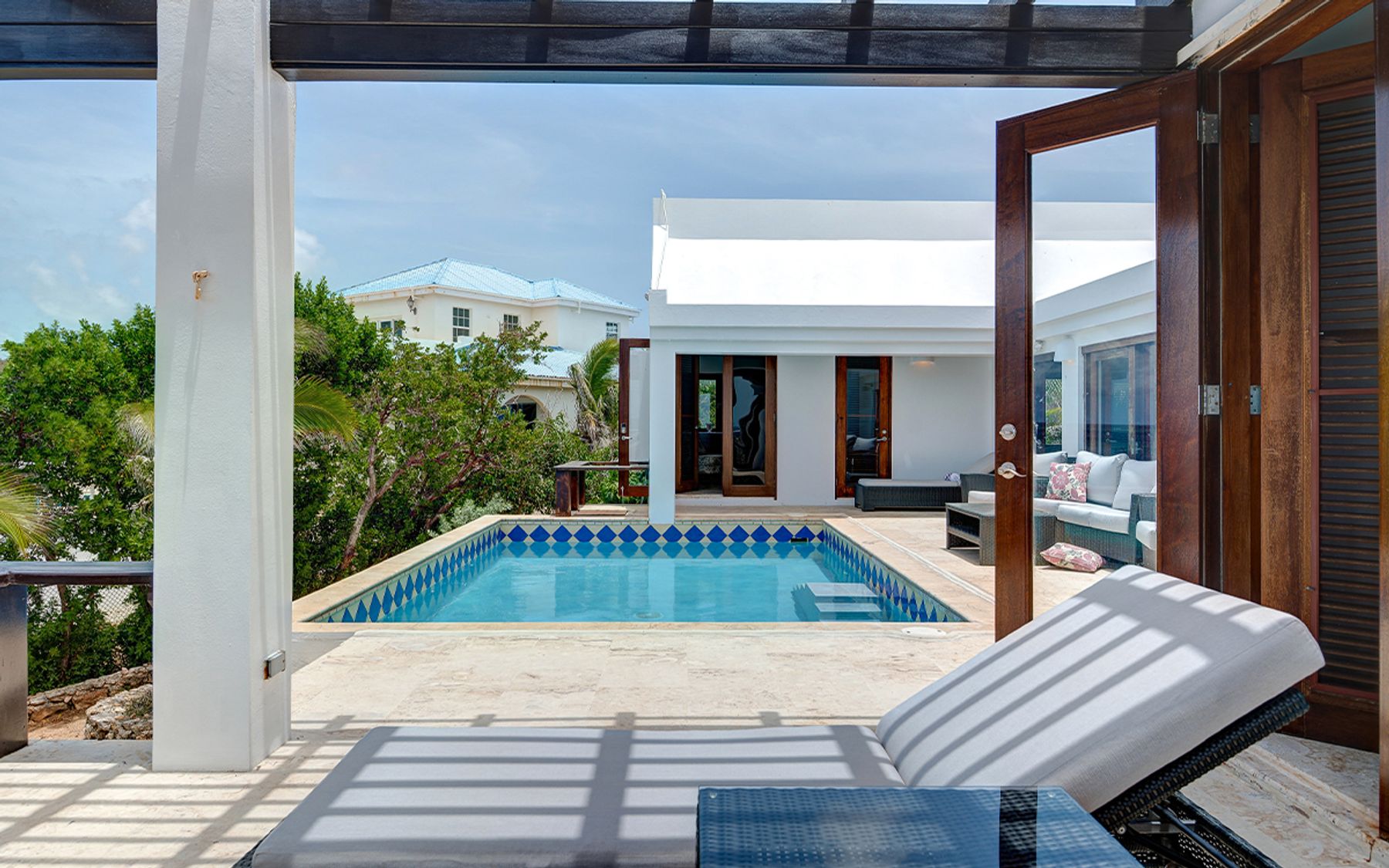 Choosing a Villa Built for a Crew
