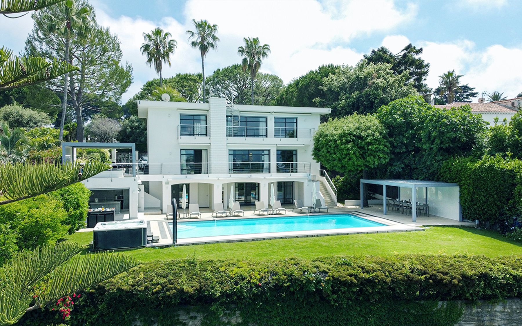 A Villa-Anchored Pace