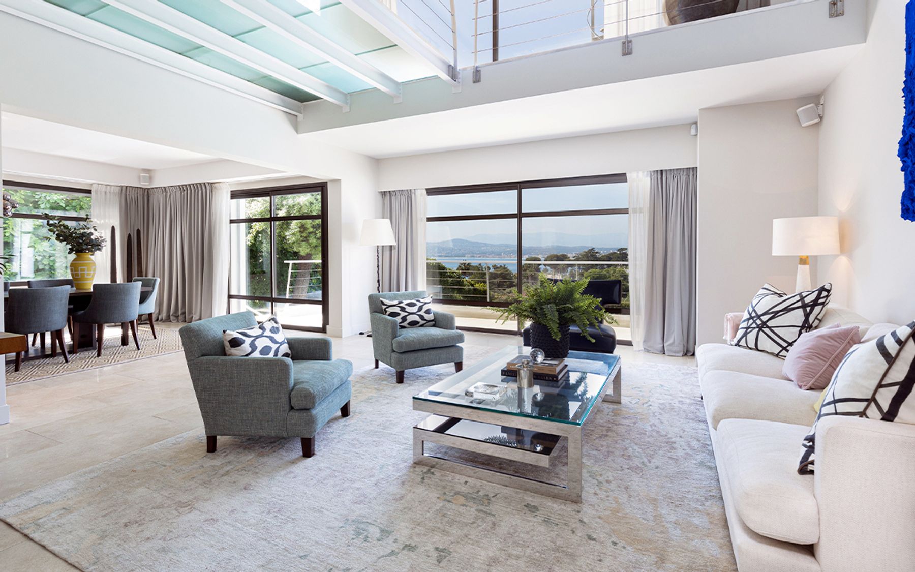 Combining Stillness With the Wider Riviera