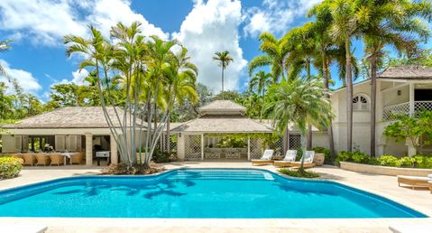 Bluff House & Cottage