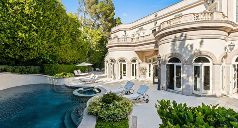 Chic Manor