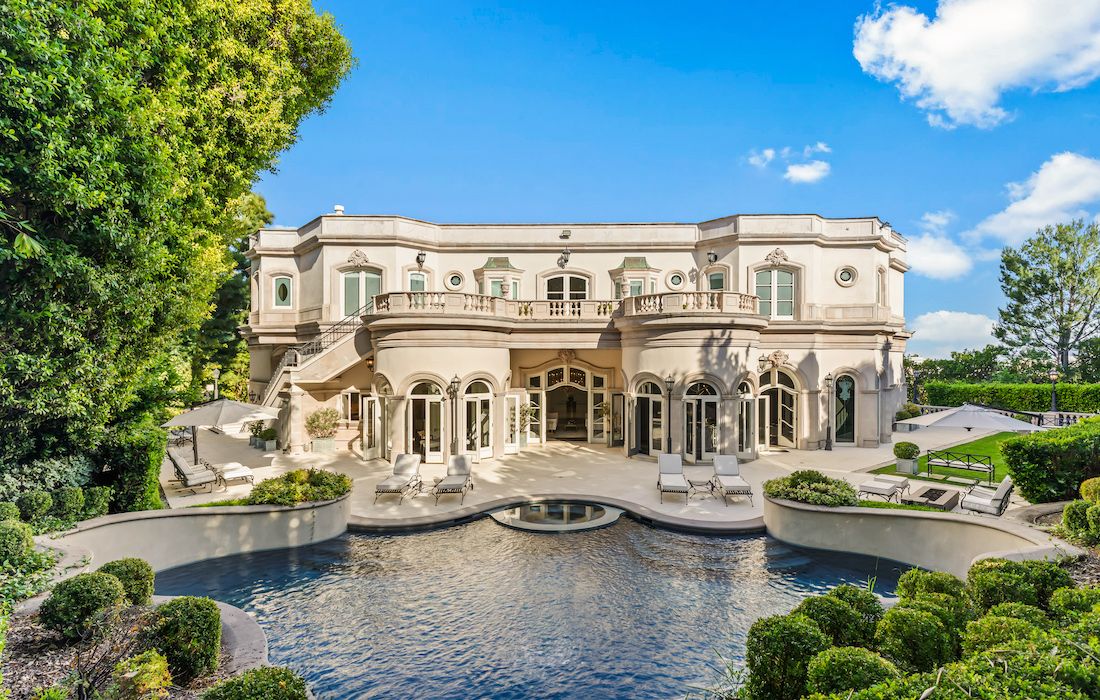 Chic Manor