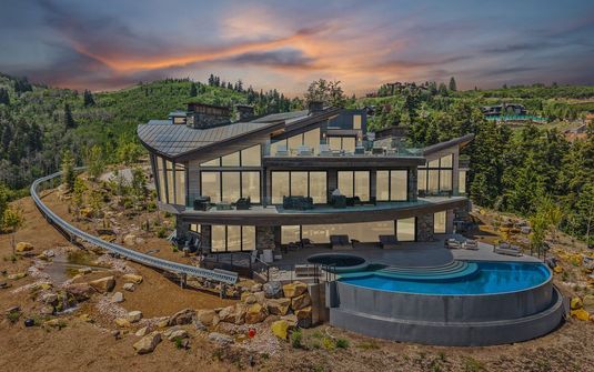 Skycrest Lodge