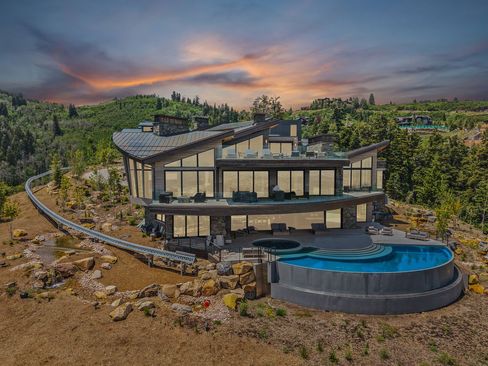 Skycrest Lodge