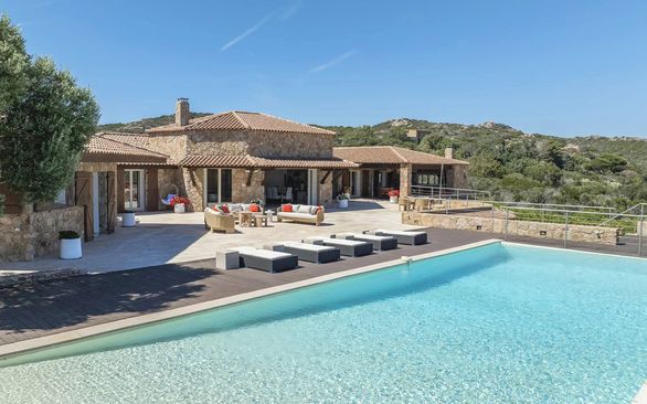 Villa Cala Longa