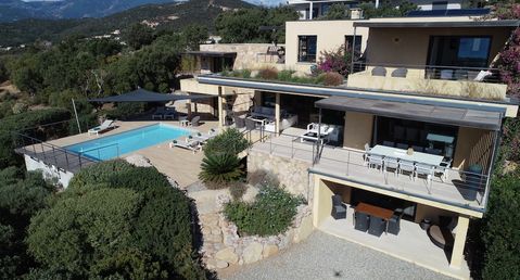 La Jumelle