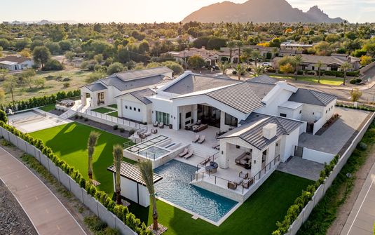 Estate on Cattletrack