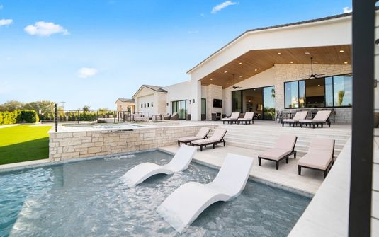 Estate on Cattletrack