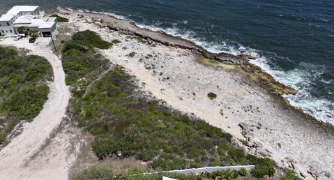 Superb 1 acre in Little Harbour