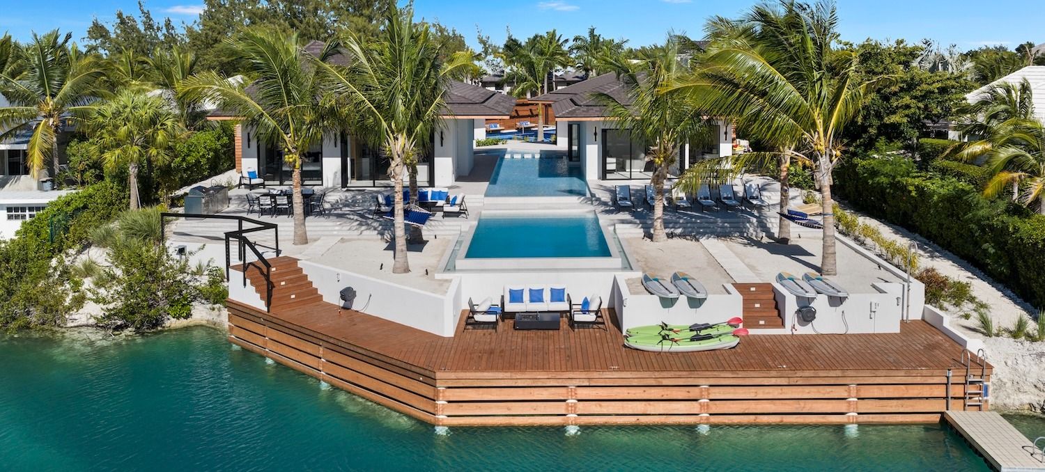 Aqua Solis Villa