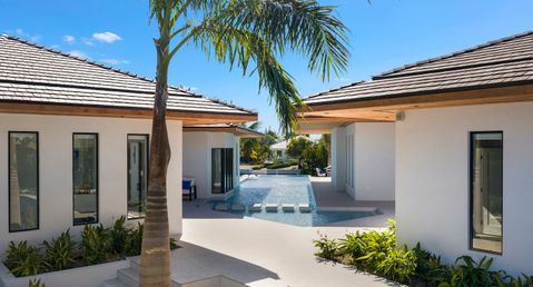 Aqua Solis Villa
