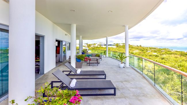 Villa Skyline