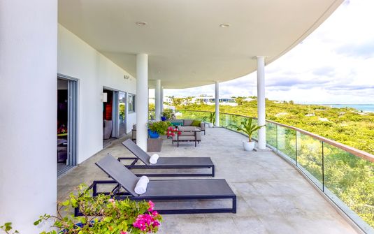 Villa Skyline
