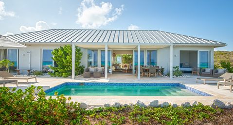 Sailrock - 3 Bedroom Oceanfront Conch Villa