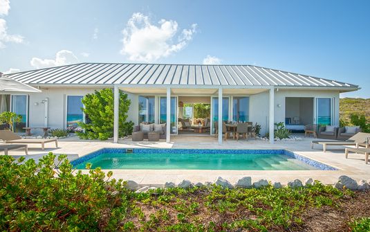 Sailrock - 3 Bedroom Oceanfront Conch Villa