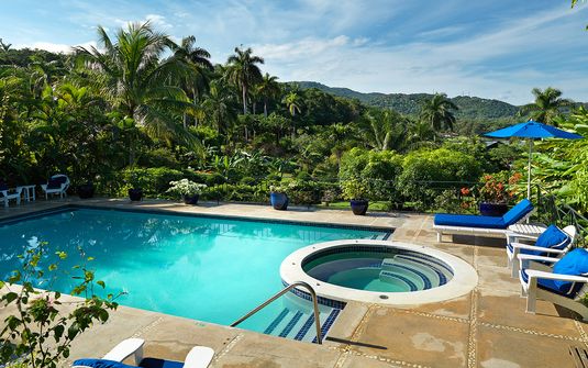 Round Hill - Three Bedroom Signature Villa