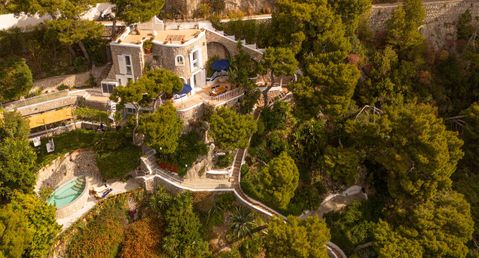 Villa Cisterna