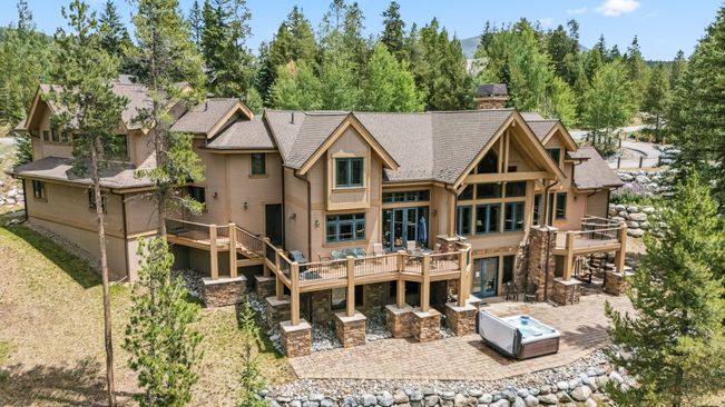 Crescentwood Residence