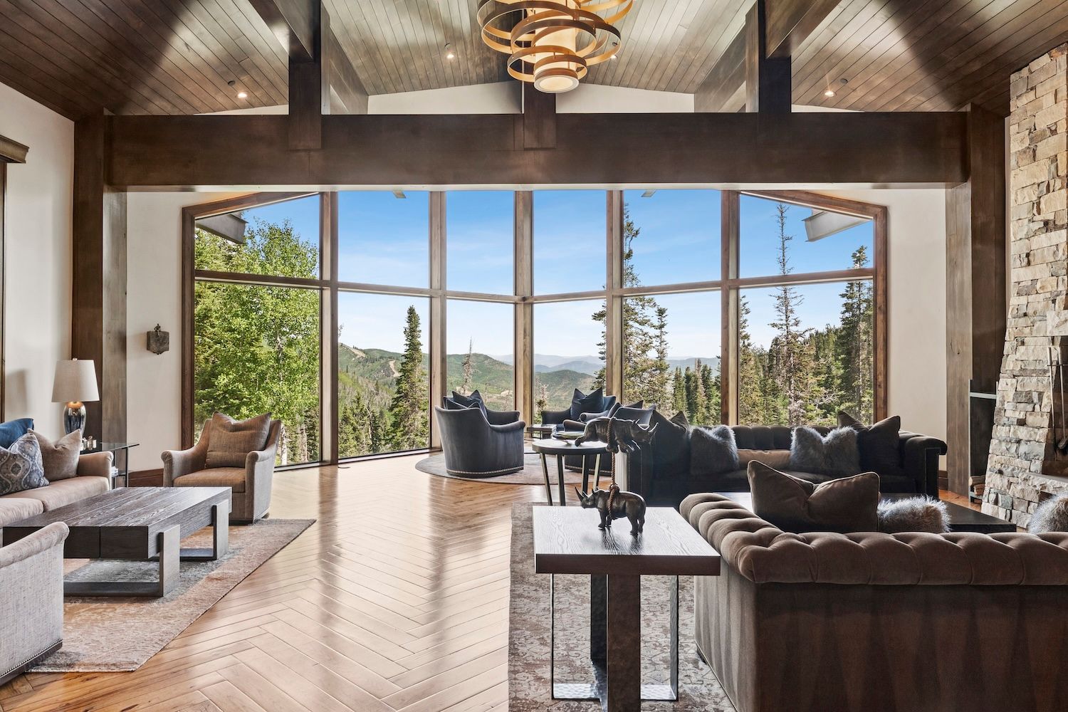 Pinecrest Lodge