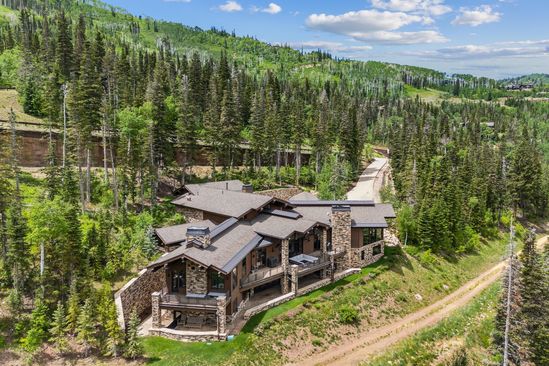 Pinecrest Lodge