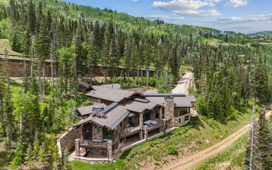 Pinecrest Lodge