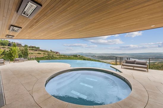 Skycrest Lodge