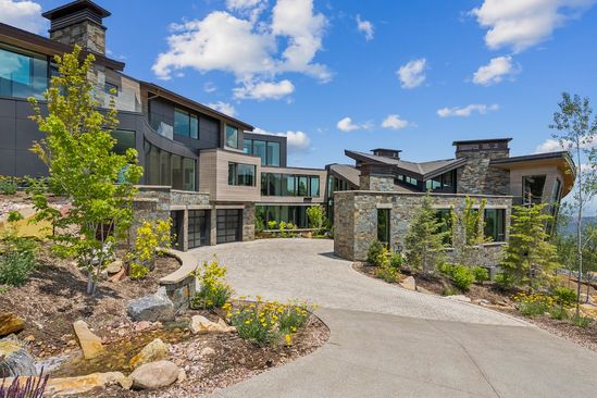 Skycrest Lodge