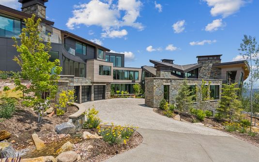 Skycrest Lodge