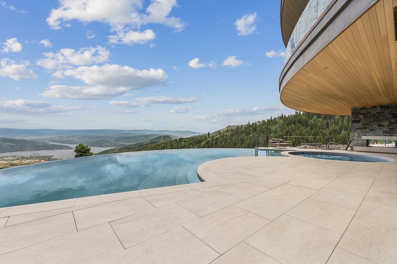 Skycrest Lodge