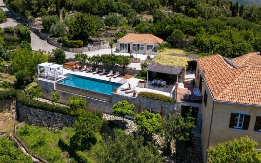 Adriana Estate