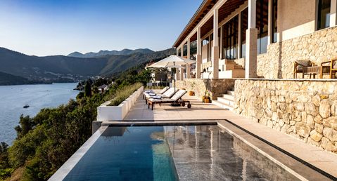 Villa M