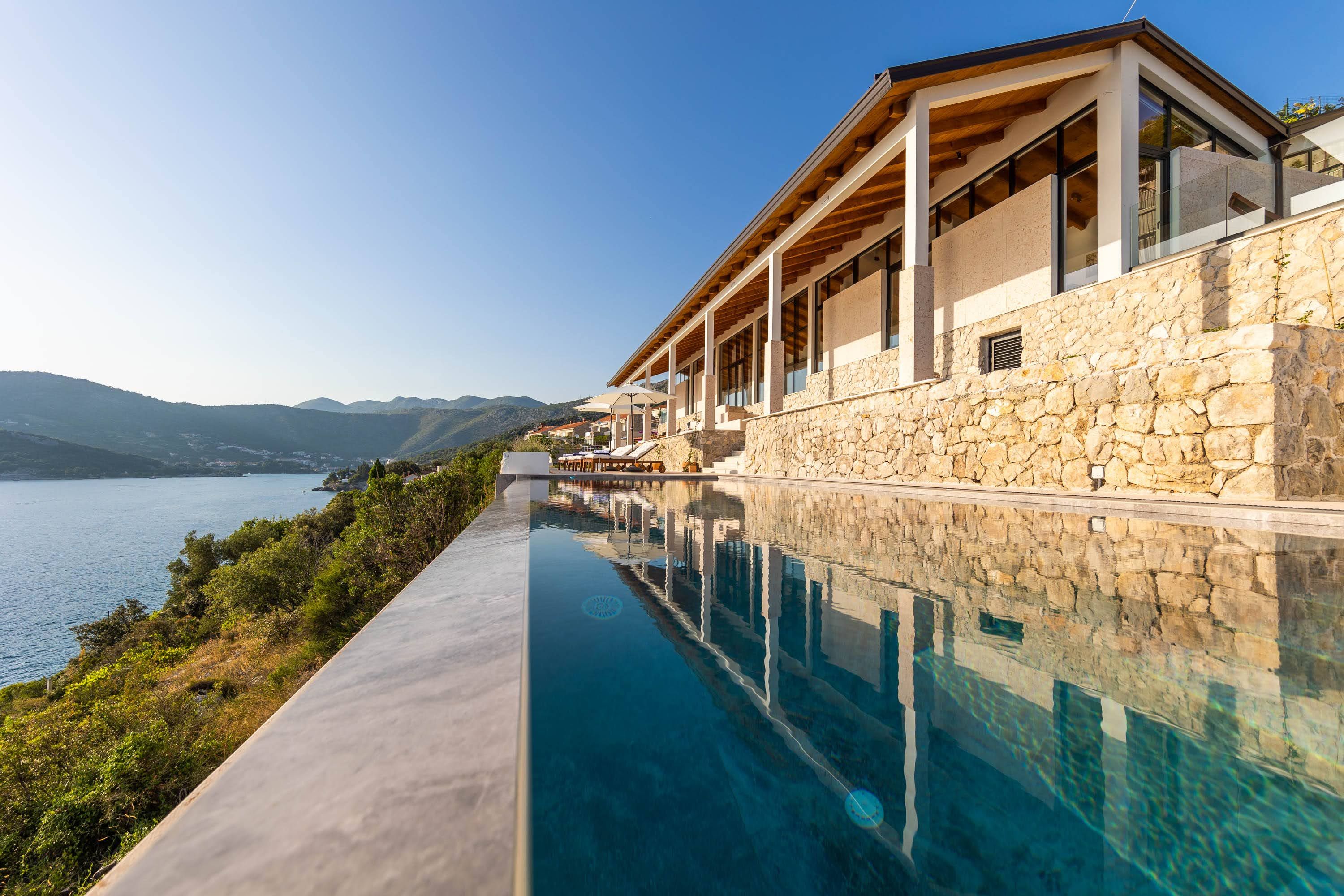 Villa M