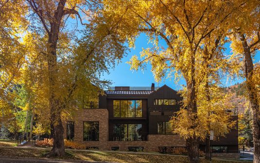 Iconic Residence